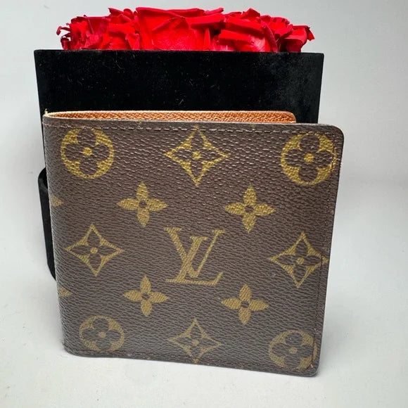Louis Vuitton Monogram Bifold Wallet (Men’s/Unisex)